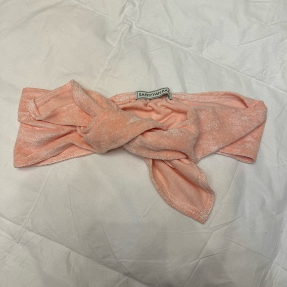 Saffiyyah Paul Custom Towel Set - Picture 3 of 5